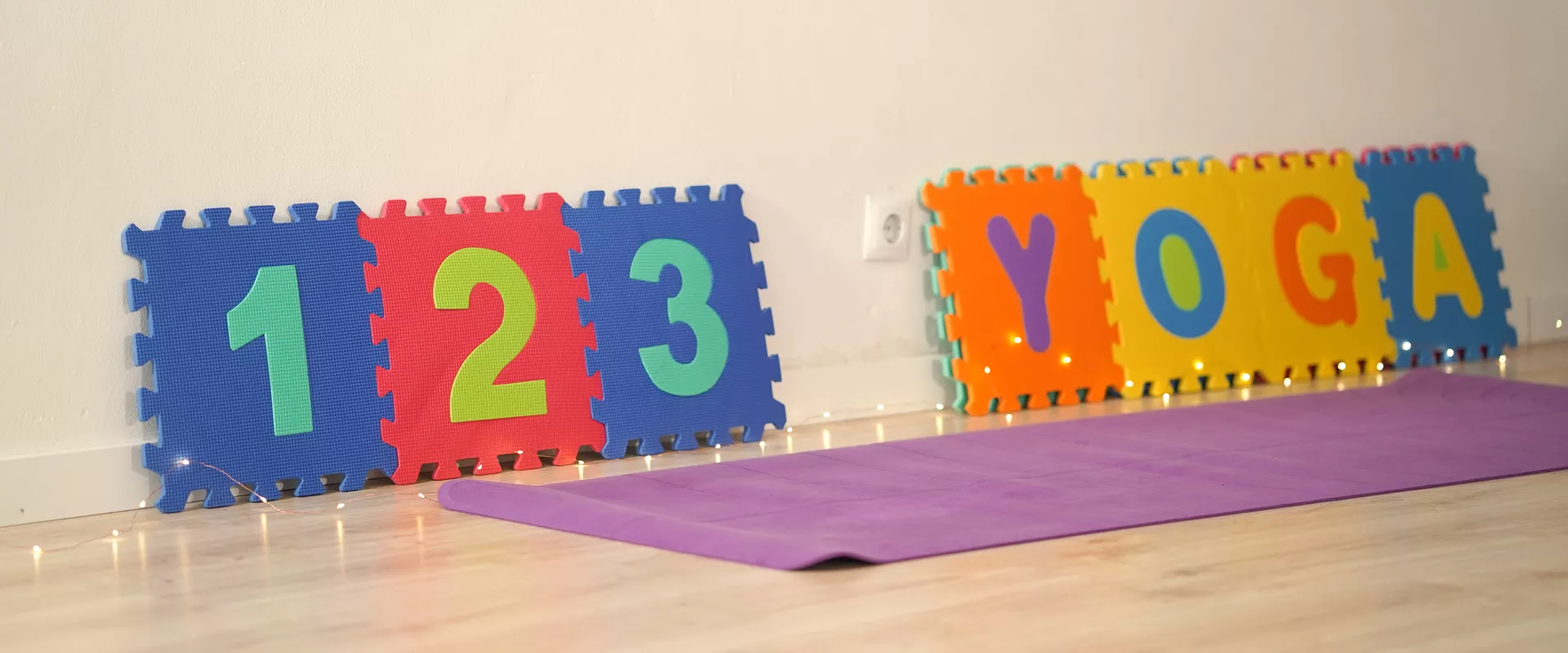 Foto de un juguete escrito 123 yoga