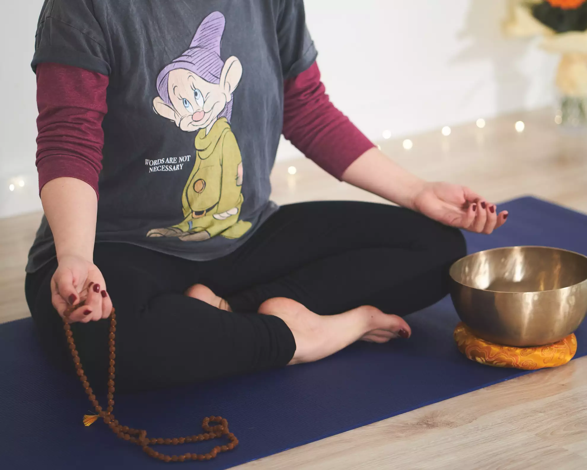 Foto de una persona meditando